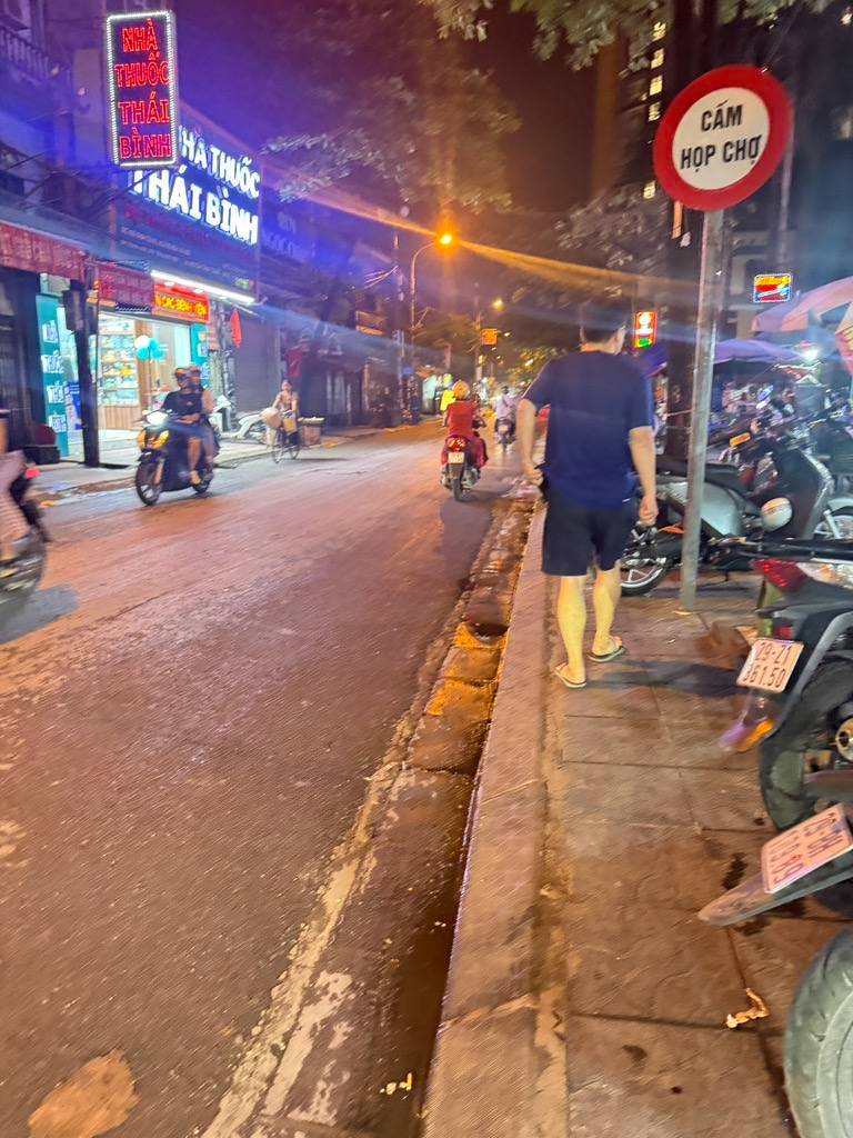 Bán nhà mặt phố Định Công, Hoàng Mai, 84m2, 2 tầng, mt 3.5 m, giá bán 21.2 tỷ